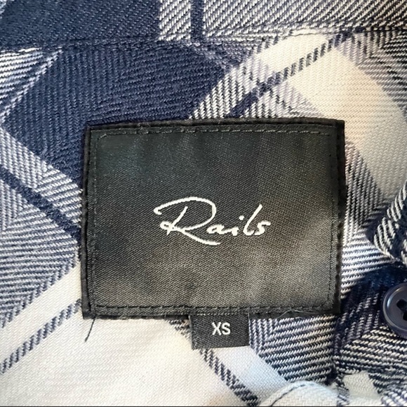 RAILS Hunter Plaid Long Sleeve Button Shirt Navy Blue White Soft Oversized - Picture 6 of 6